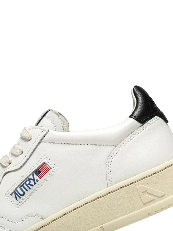 Sneakers Autry Bianche e Nere AULM LL22 - Autry